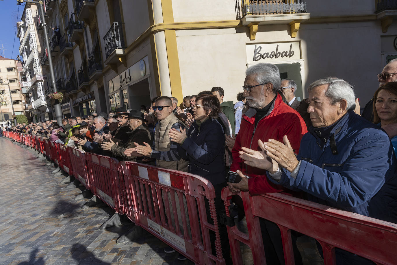 Desfile militar con motivo de la Pascua Militar en Cartagena, en imágenes
