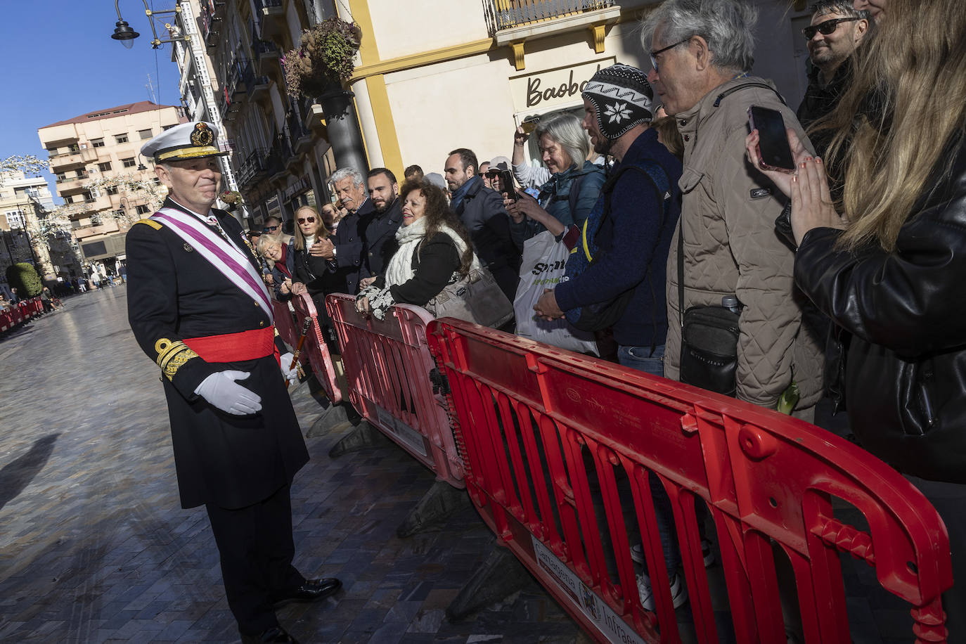 Desfile militar con motivo de la Pascua Militar en Cartagena, en imágenes