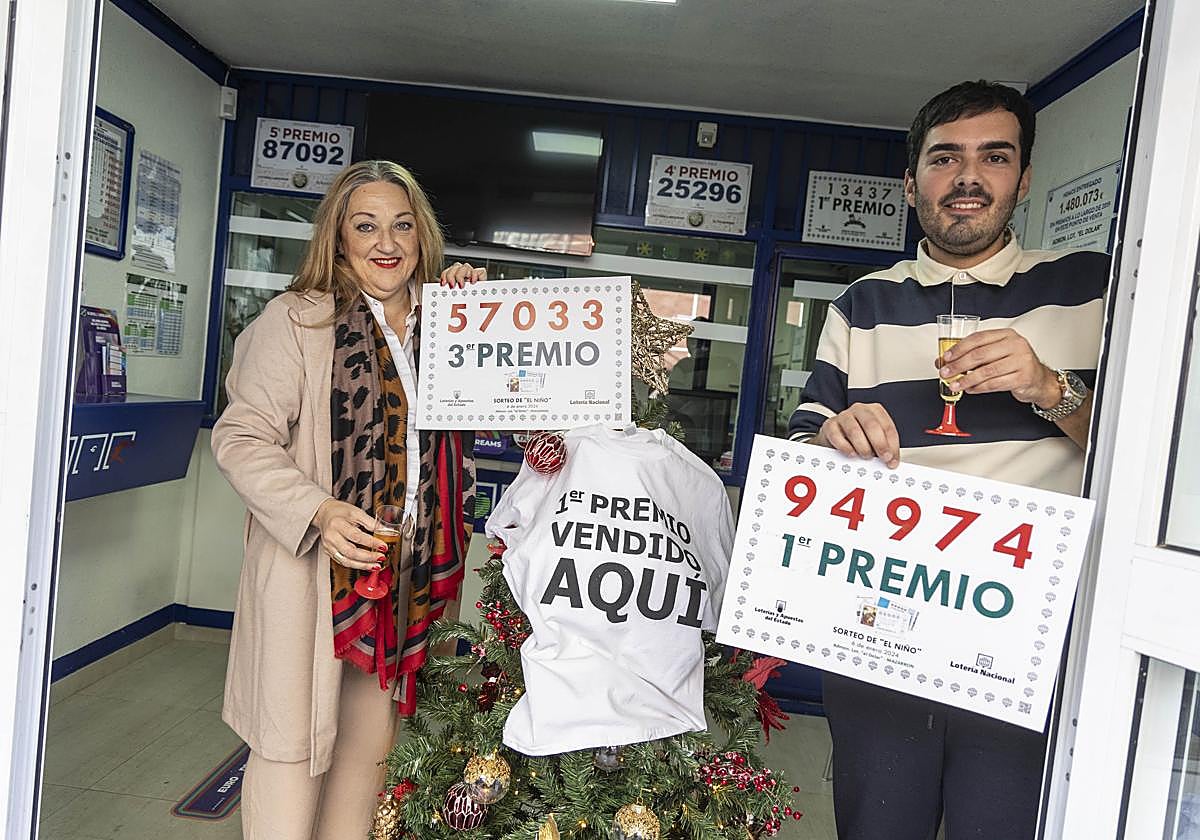 Administración de lotería de Mazarrón donde se vendió el tercer premio del Sorteo del Niño.