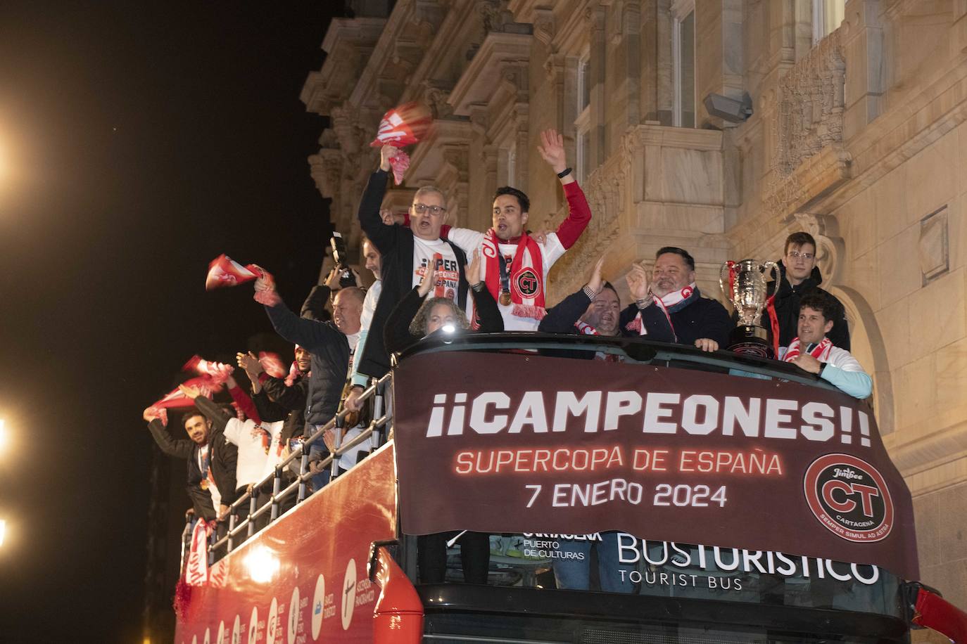 La celebración de la victoria del Jimbee en la Supercopa, en imágenes