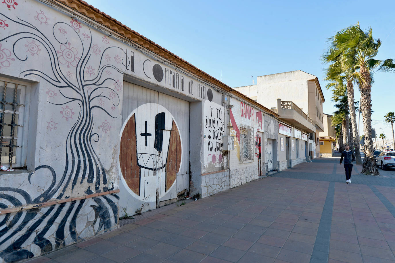 Los murales que colorean Los Alcázares, en imágenes