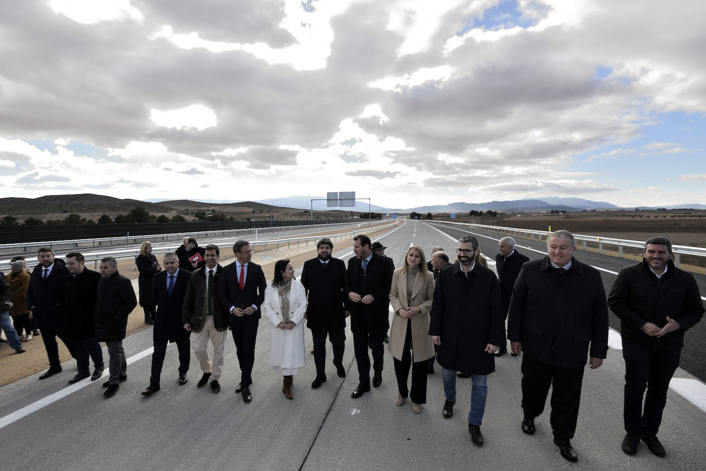 Inauguración del último tramo de la autovía A-33