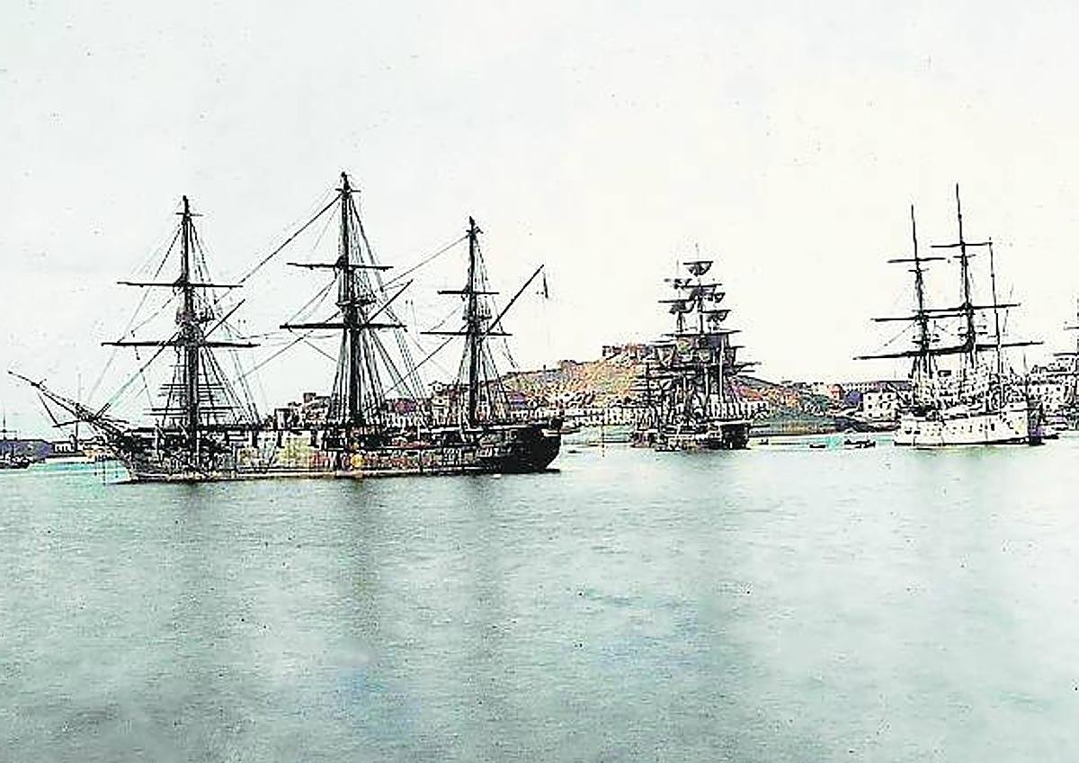 Imagen secundaria 1 - Barcos cantonales en el puerto de Cartagena y Antonete Gálvez.