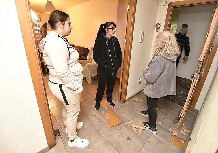 Una de las viviendas que fueron asaltadas este viernes en La Alberca.