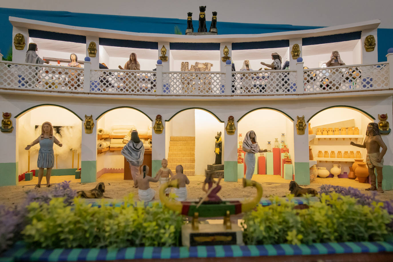 Las imágenes del belén del convento de franciscanos de Orihuela