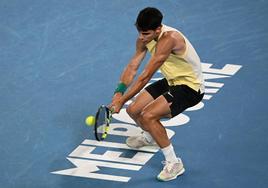 La victoria de Carlos Alcaraz ante Richard Gasquet en el Abierto de Australia, en imágenes