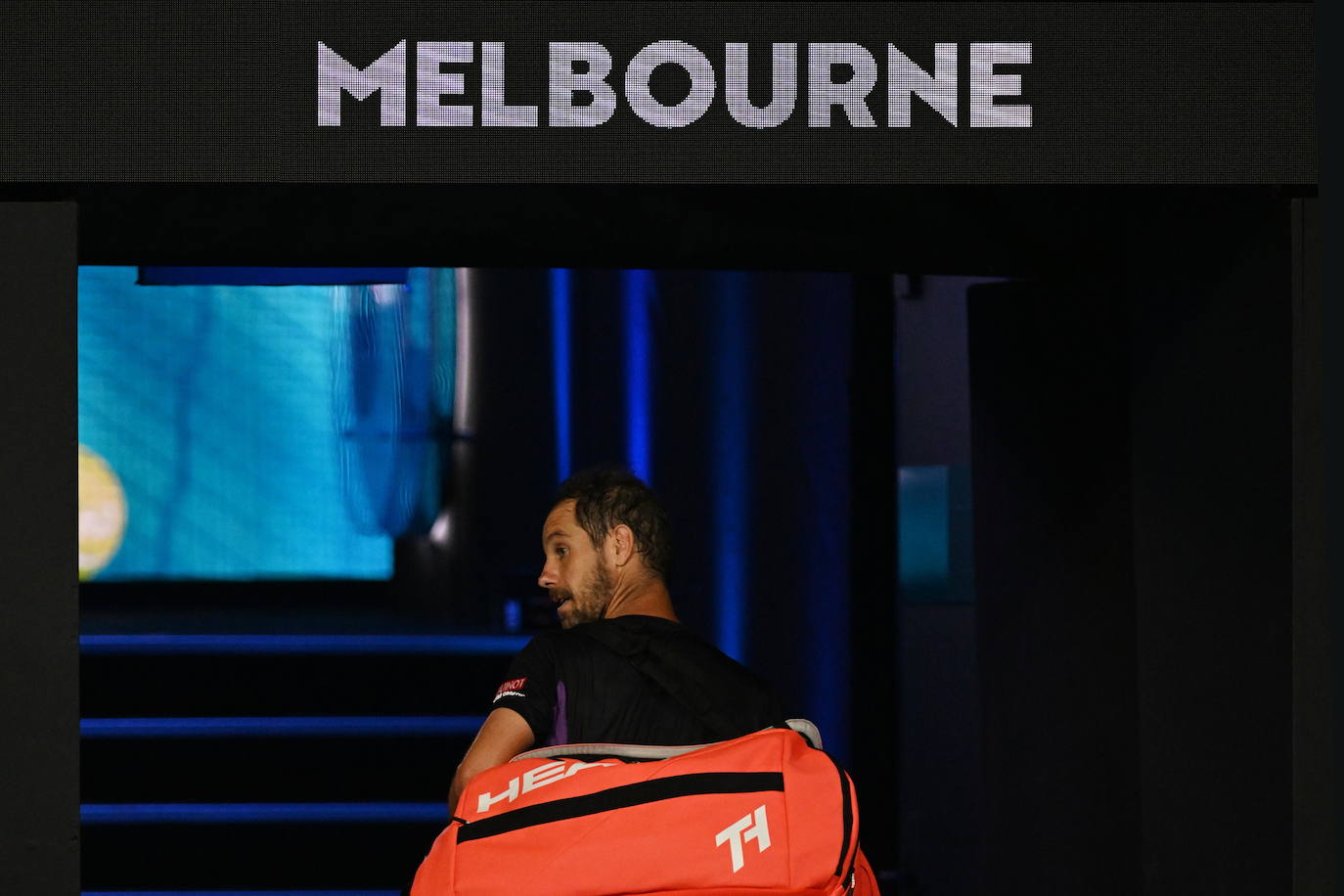 La victoria de Carlos Alcaraz ante Richard Gasquet en el Abierto de Australia, en imágenes