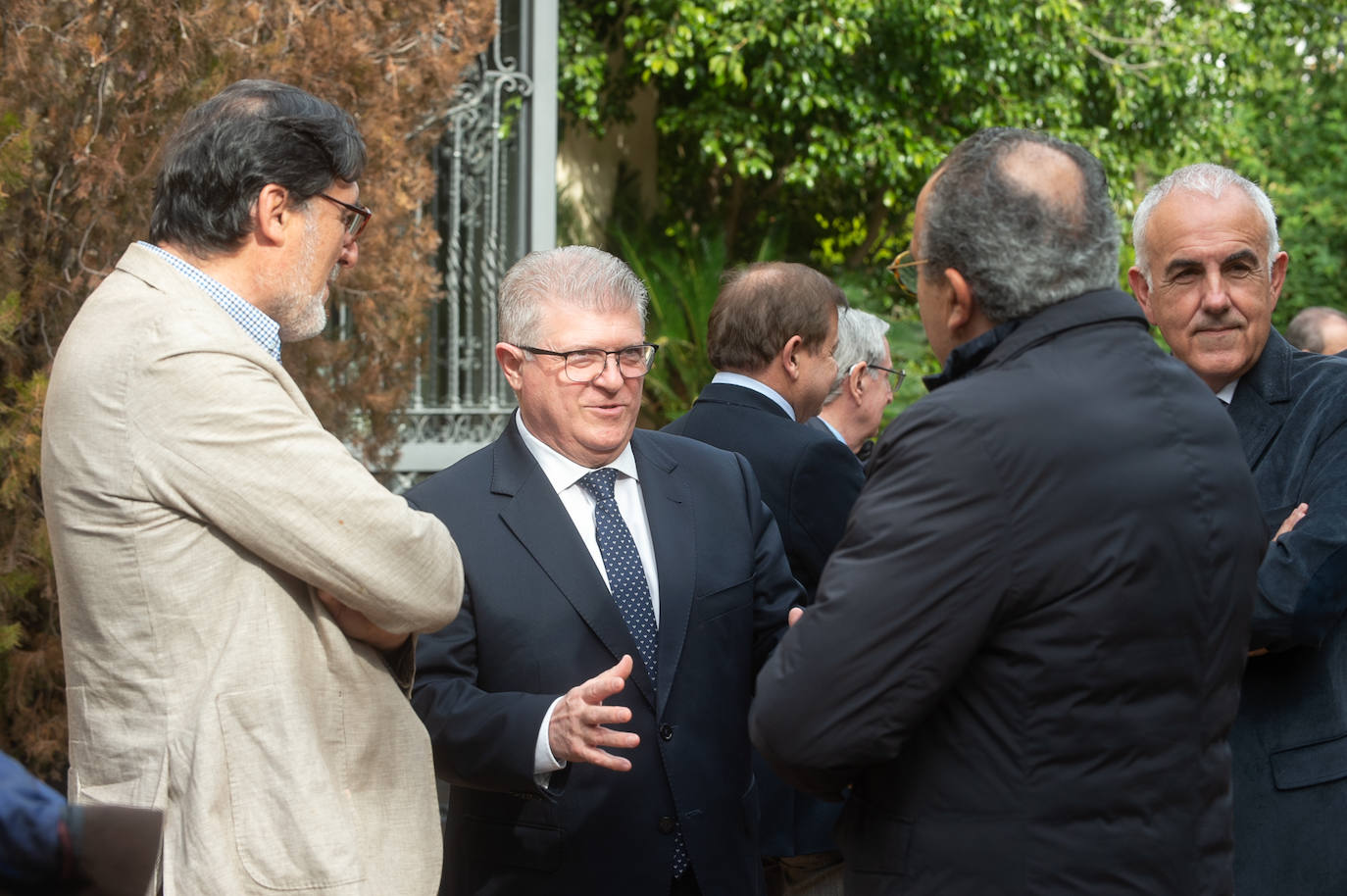 El murciano Cristóbal Belda participa en el foro-tertulia La Luz