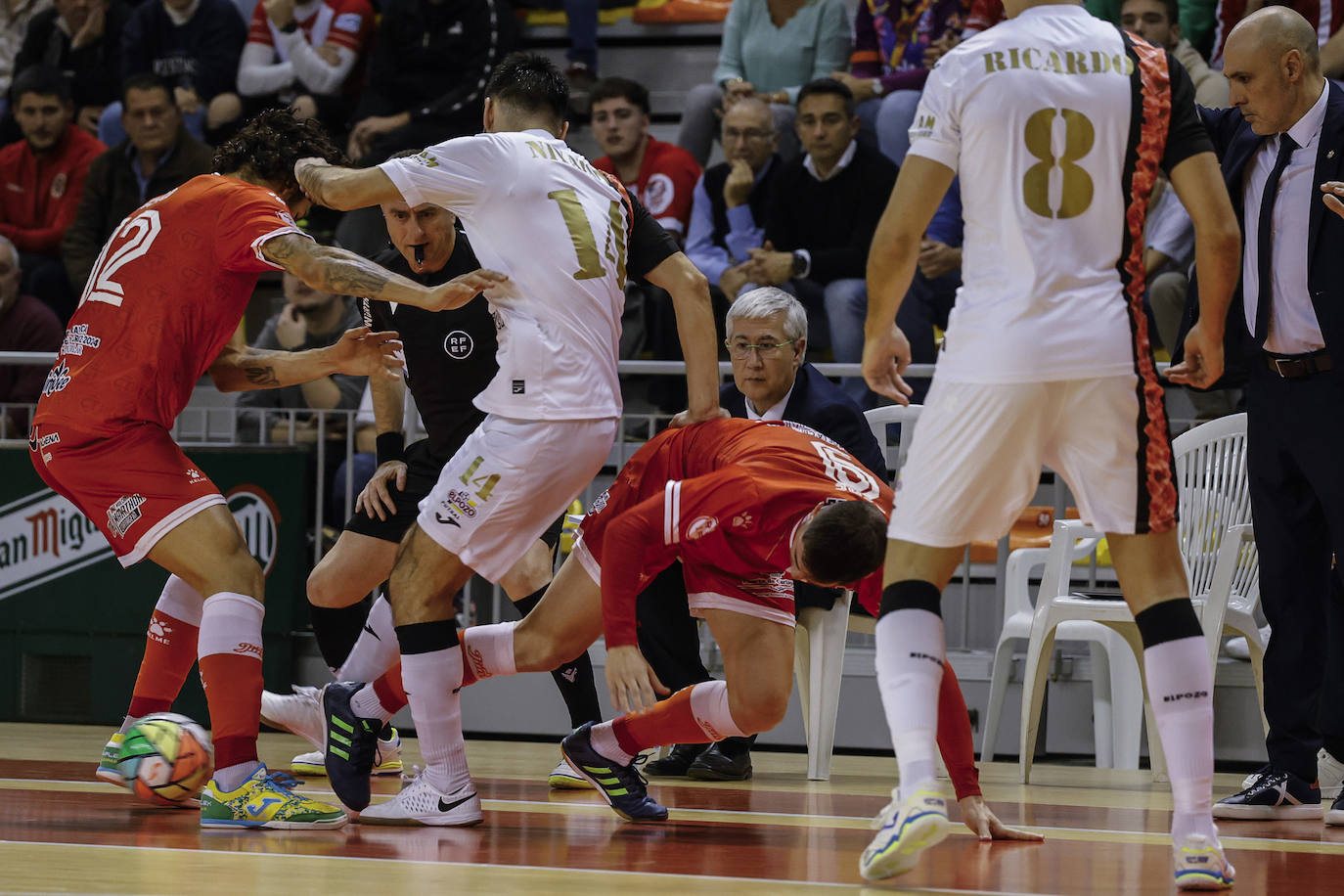 Las imágenes del Jimbee-ElPozo