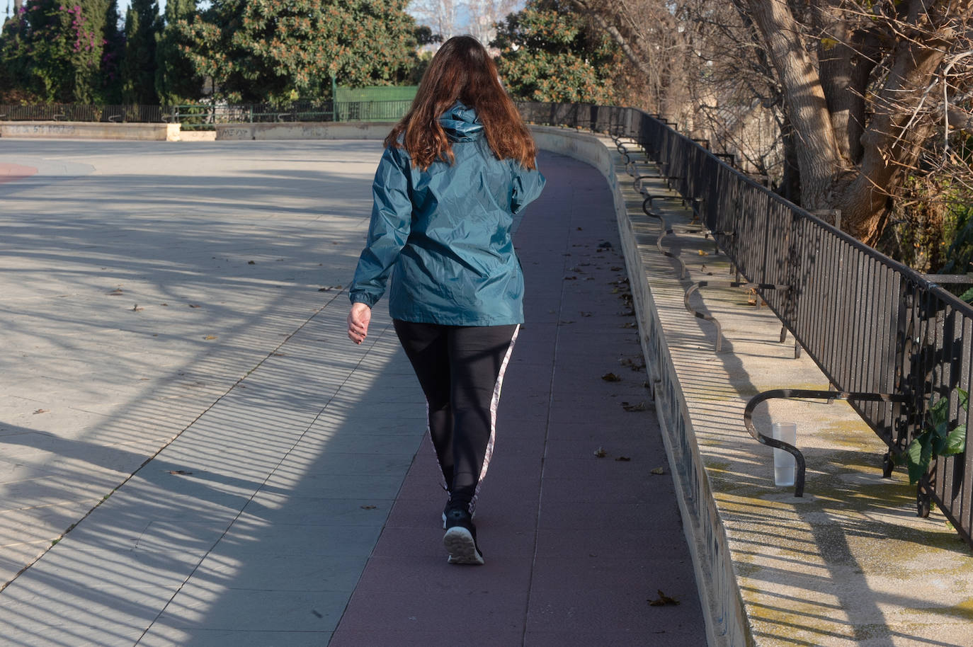 Las imágenes de las pintadas y desperfectos del Malecón de Murcia