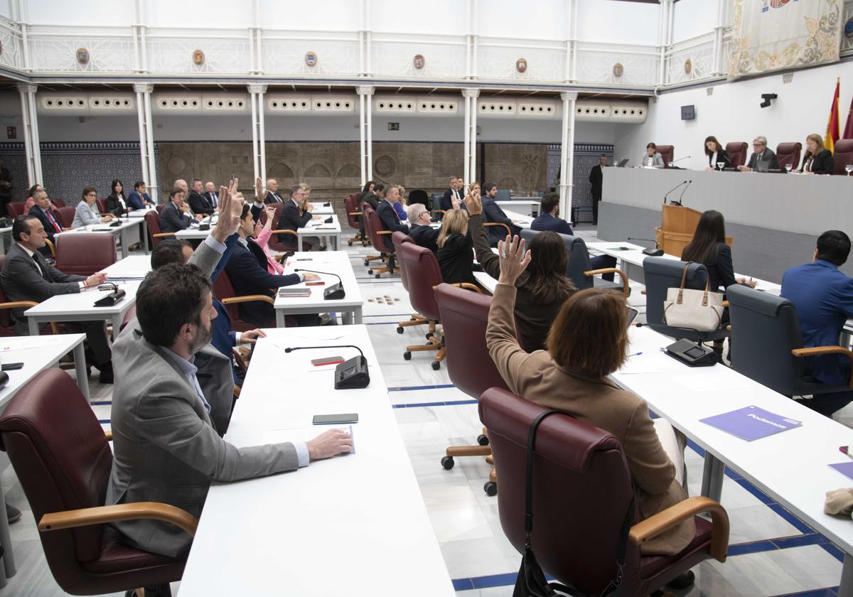 Los diputados en la Asamblea Regional, en una foto de archivo.