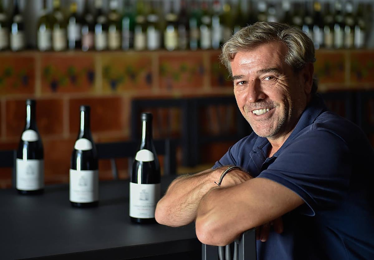 José María Vicente, con sus vinos de Casa Castillo.