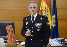 Ignacio del Olmo, jefe superior de Policía, esta semana, en su despacho de la comisaría principal de Murcia.