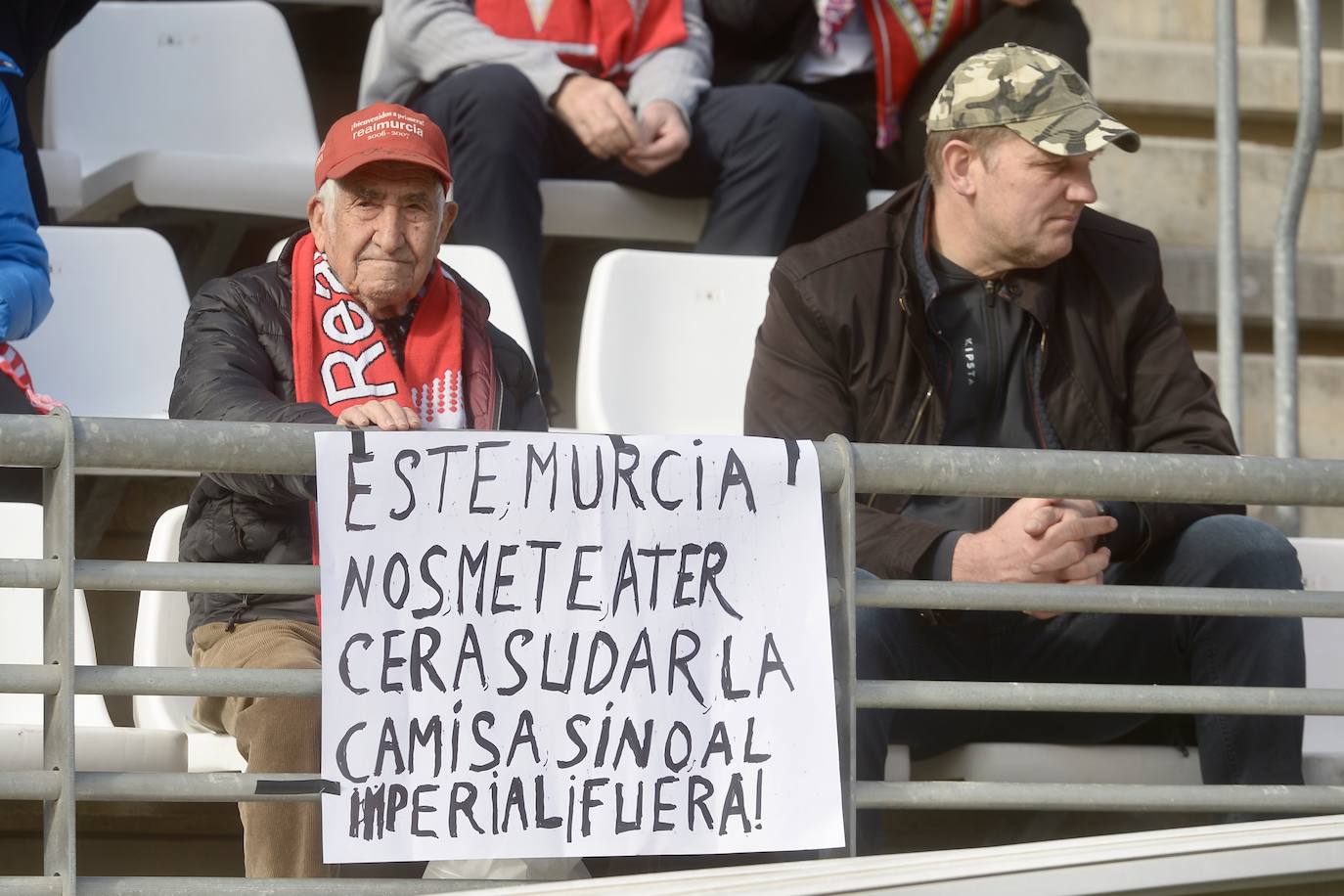 El Real Murcia gana en casa al Atlético Baleares