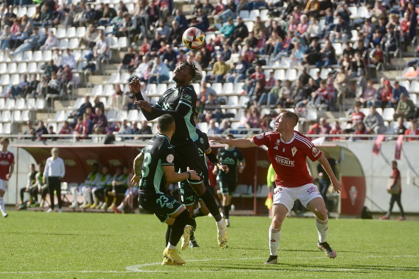 El Real Murcia gana en casa al Atlético Baleares