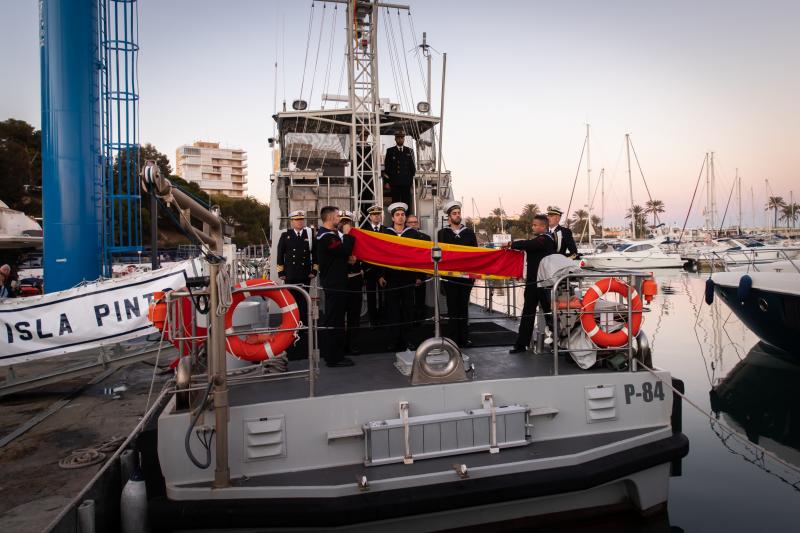 La visita de la patrullera de la Armada a Campoamor, en imágenes