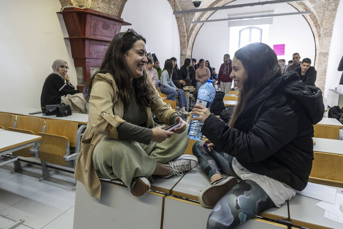 Las imágenes del encierro de los alumnos de Enfermería de Cartagena