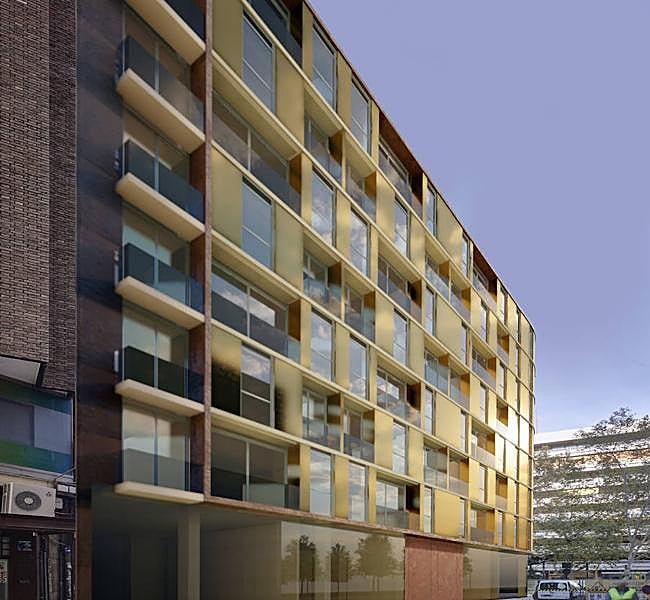 Lateral del edificio por la calle Lepanto.