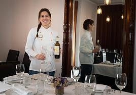 Alejandra Rodríguez, propietaria y segunda generación de Casa Roberto, en uno de los cuatro salones del restaurante.
