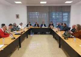 Los integrantes de la Mesa de Ordenación Ganadera, reunidos ayer en Murcia.