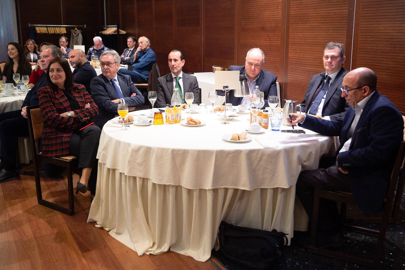 Las imágenes del Foro Agro organizado por Santander y LA VERDAD