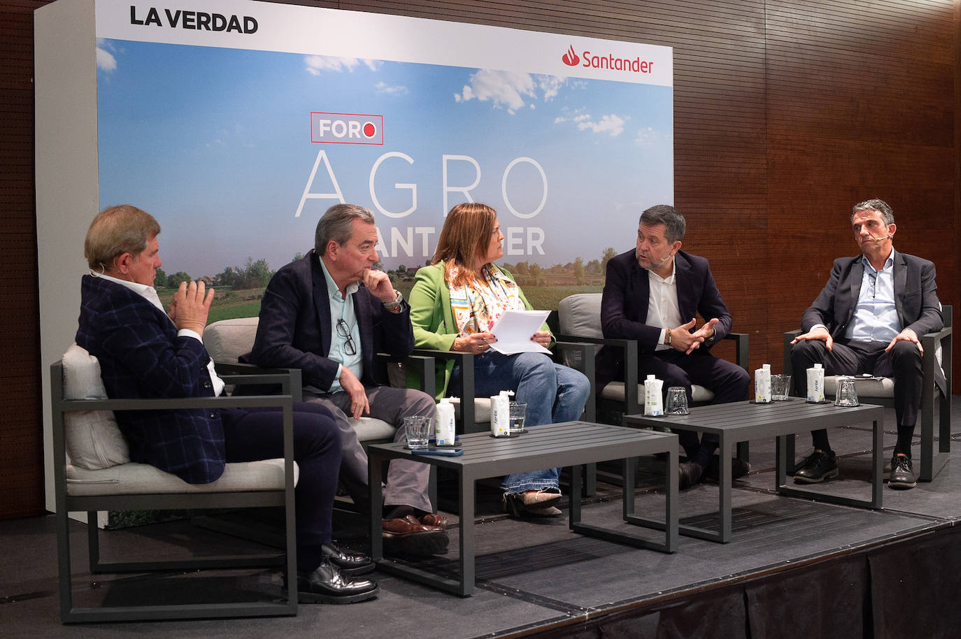 Las imágenes del Foro Agro organizado por Santander y LA VERDAD