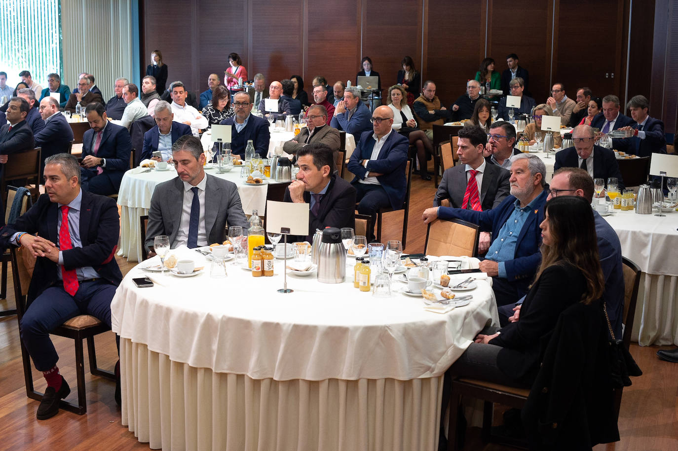 Las imágenes del Foro Agro organizado por Santander y LA VERDAD