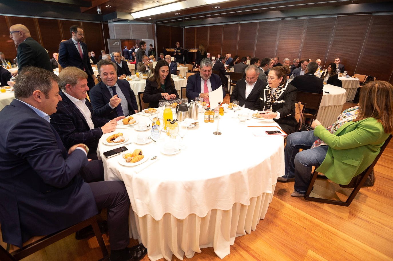 Las imágenes del Foro Agro organizado por Santander y LA VERDAD