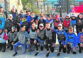 Regatistas y técnicos de la Región que compiten estos días en el Trofeo Euromarina de Torrevieja.