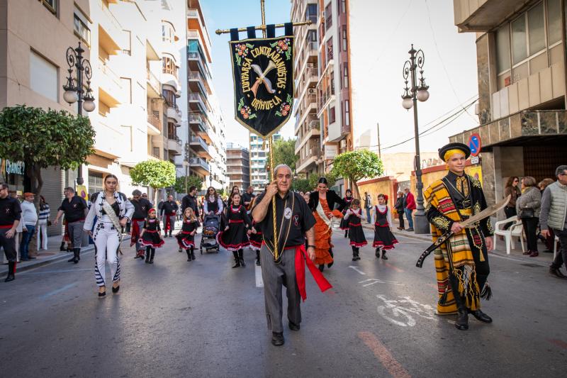 Las imágenes del desfile del Medio Año Festero en Orihuela