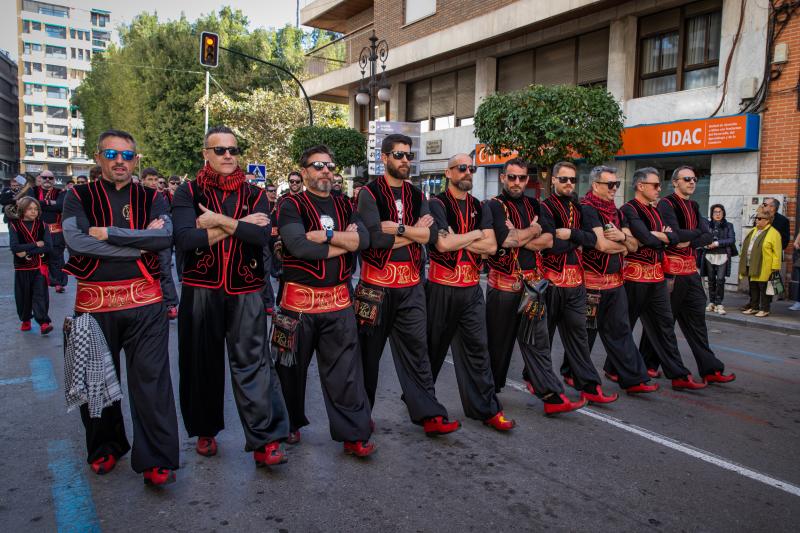Las imágenes del desfile del Medio Año Festero en Orihuela