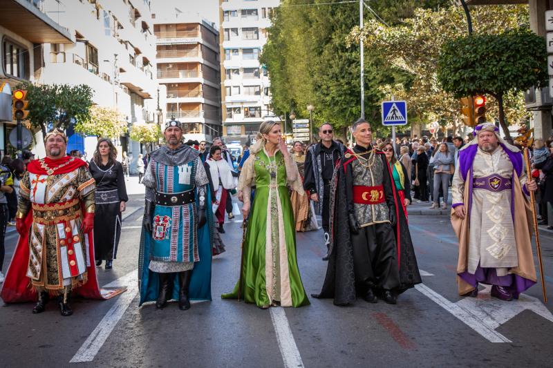 Las imágenes del desfile del Medio Año Festero en Orihuela