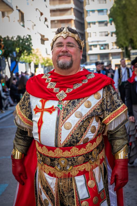 Las imágenes del desfile del Medio Año Festero en Orihuela