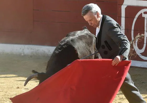 José Ortega Cano toreó este domingo en la plaza de toros de La Herencia, en la finca Casa Grande de El Jimenado (Torre Pacheco).