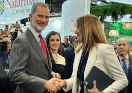 La alcaldesa Patricia Fernández trasladó al Rey la invitación al Congreso Nacional de Termalismo en Archena.
