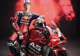 Pedro Acosta presenta su nueva motocicleta para el debut en MotoGP.