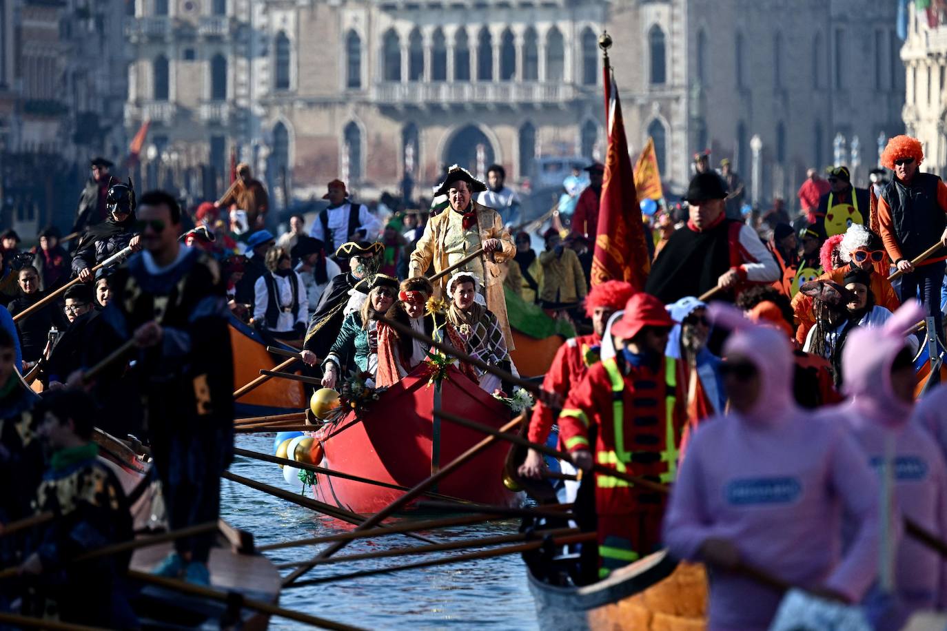 El Carnaval de Venecia llena de máscaras la ciudad