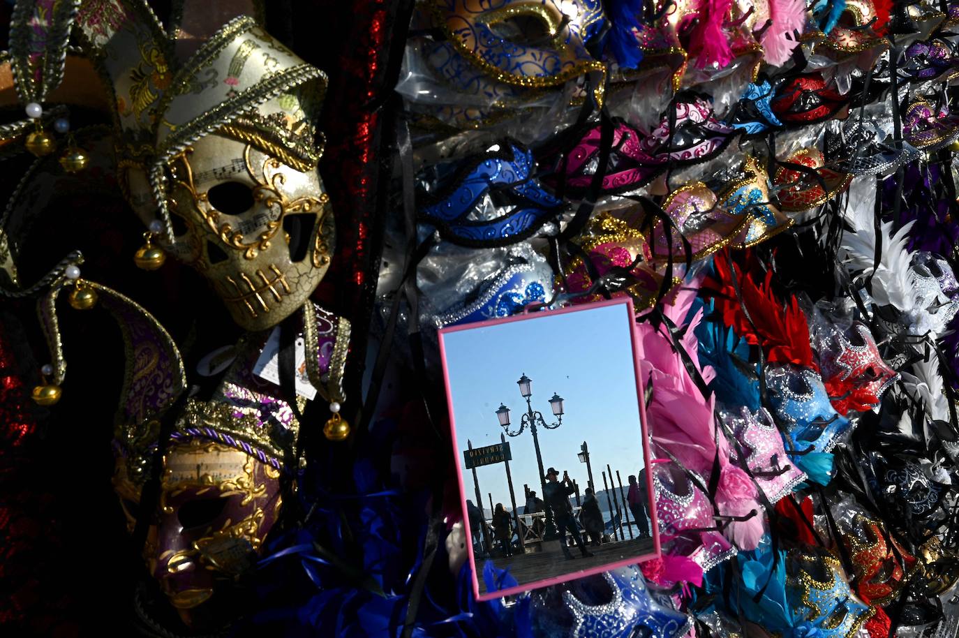 El Carnaval de Venecia llena de máscaras la ciudad