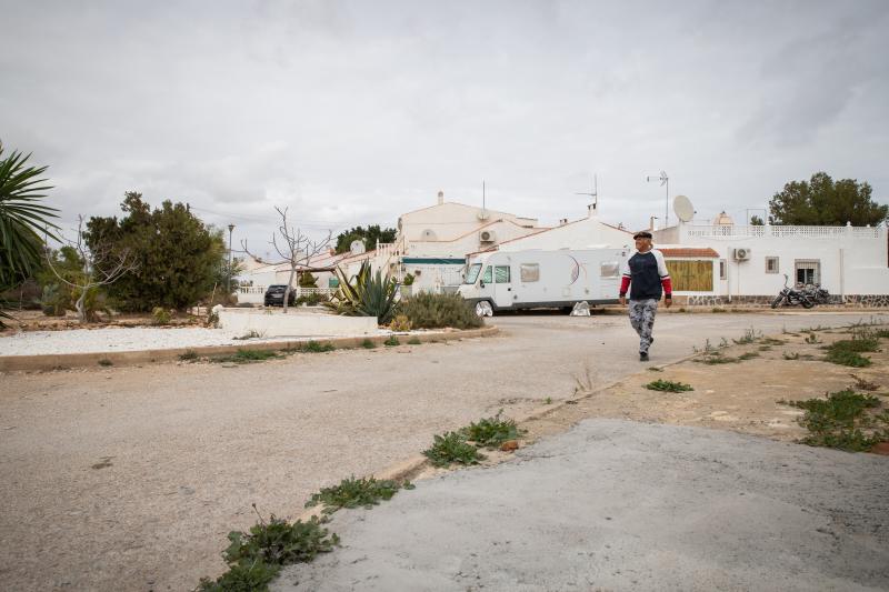 El abandono en las calles de La Torreta, en imágenes