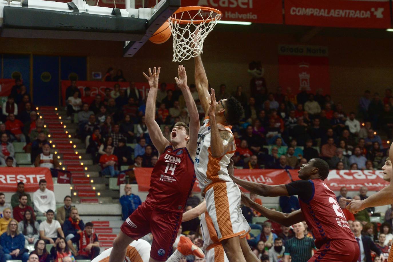 Las imágenes del partido UCAM-Promitheas (90-81)