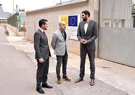 El vicepresidente, José Ángel Antelo, a las puertas del Centro de Atención Temporal a Extranjeros de Cartagena tras reunirse con representantes del sindicato policial Jupol.