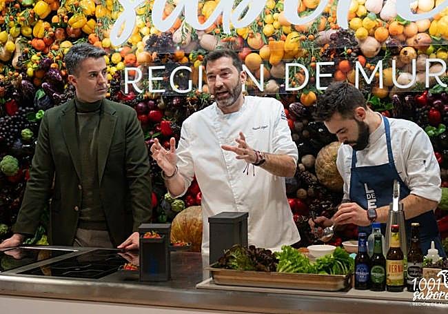 El chef David López, de Local de Ensayo, en el estand murciano.