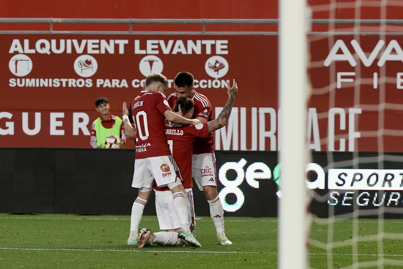 La victoria del Real Murcia frente al San Fernando, en imágenes