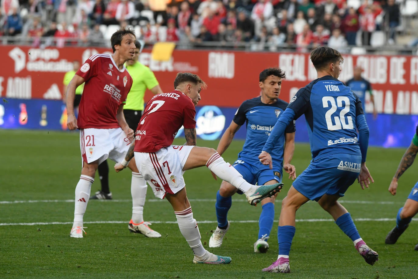 La victoria del Real Murcia frente al San Fernando, en imágenes