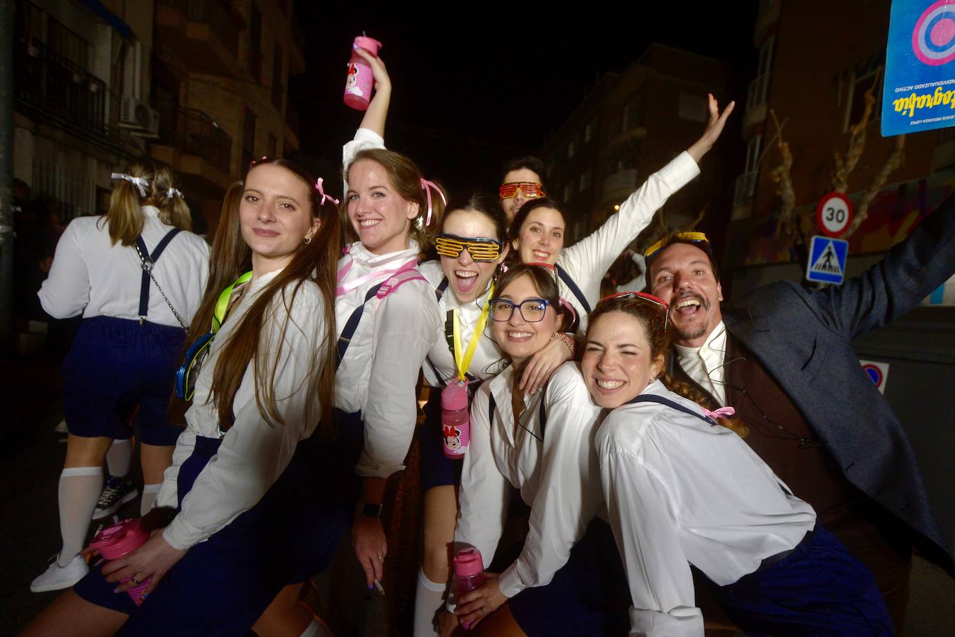 Primer desfile de comparsas en Beniaján