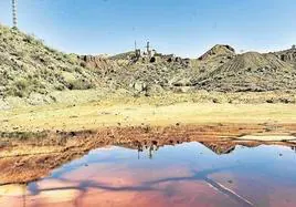 Instalaciones mineras abandonadas en el coto de San Cristóbal-Los Perules de Mazarrón.