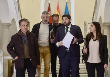 Miras anuncia que la Comunidad prepara un plan de ayudas al sector agrícola