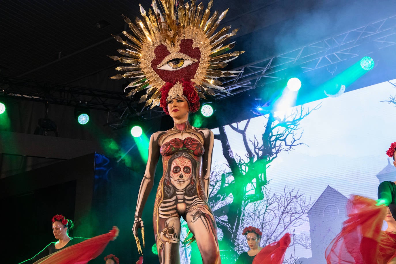 Las imágenes del Concurso de Trajes de Papel en Águilas