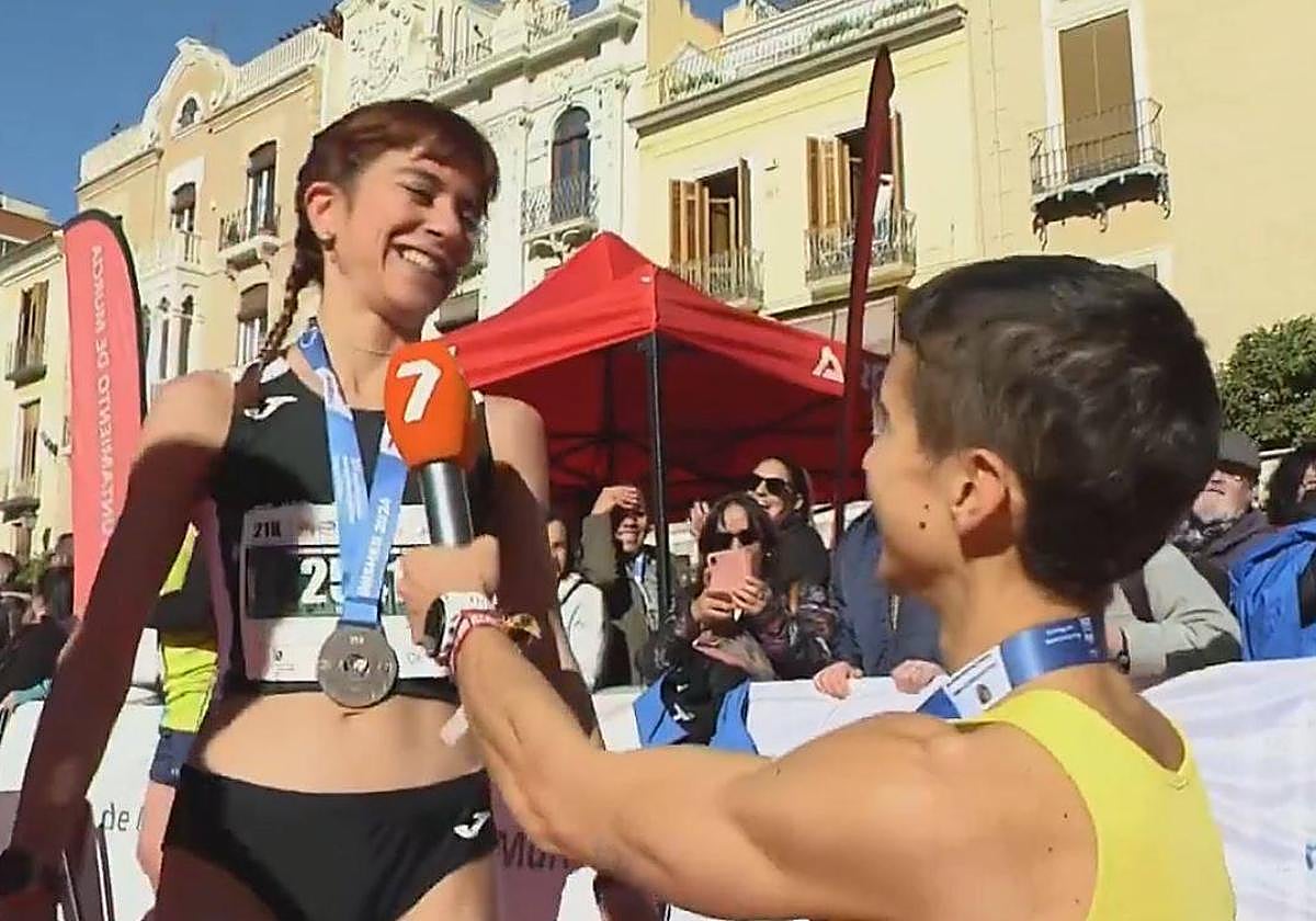 David Manzano le pide matrimonio a Laura Nicolás.