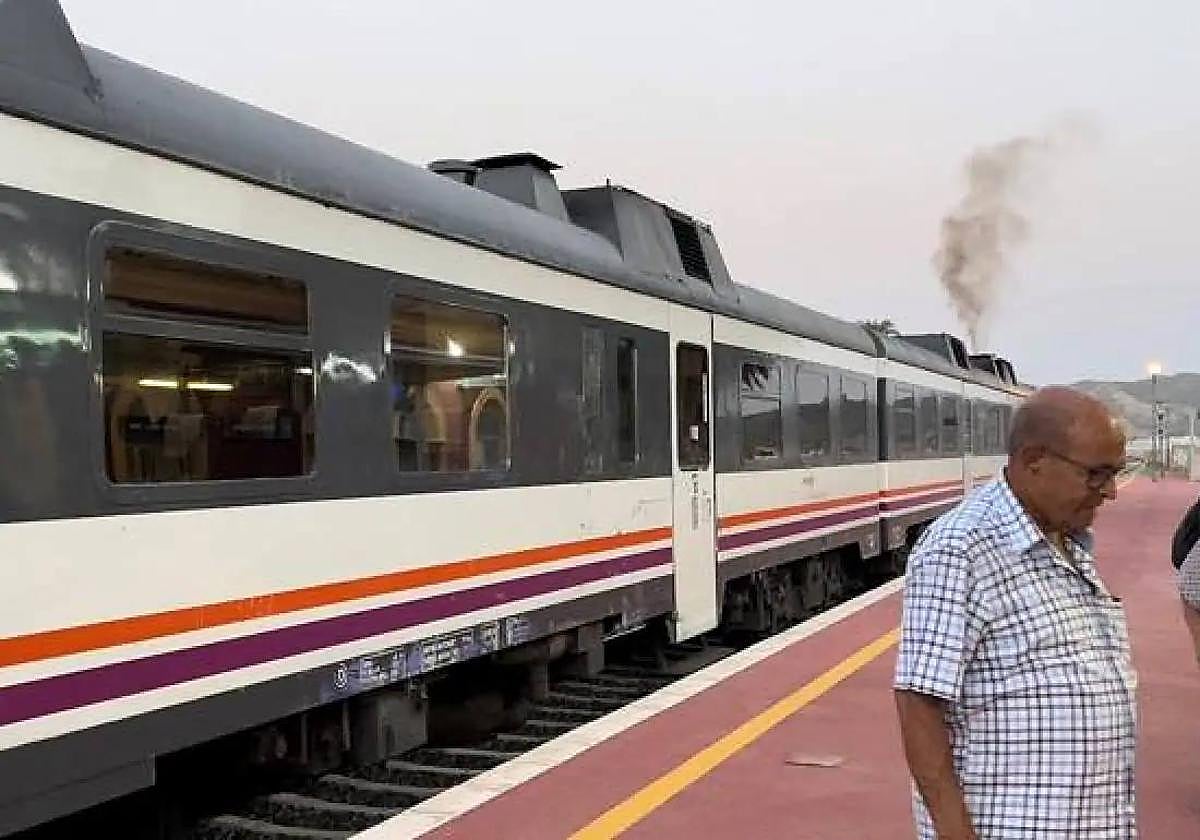 Un tren que paró en la estación de Cieza, en agosto de 2022.